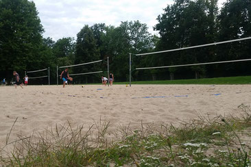 Beachvolleyball im Brentanobad