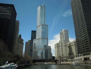 Torre Trump, vista desde el Río Chicago