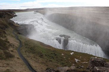 Der gewaltige Gullfoss-Wasserfall vom oberen Rand der Klippe - Exklusive Islandsrundreise von My own Travel ©My own Travel