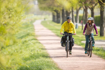Fahrgefühl auf Trekking e-Bikes bei einer Probefahrt testen