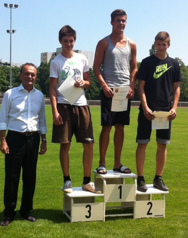 Mit einer Weite con 5,60m sicherte sich Florian Schulze (8d) den 3. Platz