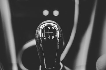 Schalthebel im Auto