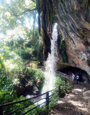 Ngabunat Falls and Caves
