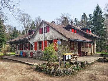 Eduard Lanz erstellte 1923 in Magglingen das 1. schweizerische Gebäude der Kinderfeunde-Bewegung.