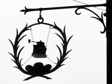 Aushängeschild der Spezerei Zimmer. Foto: Archiv Altstadtleist