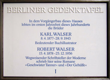 Gedenktafel an der Kaiser-Friedrich-Strasse 70 in Berlin-Charlottenburg. Foto: OTFW, Wikipedia CC BY-SA 3.0