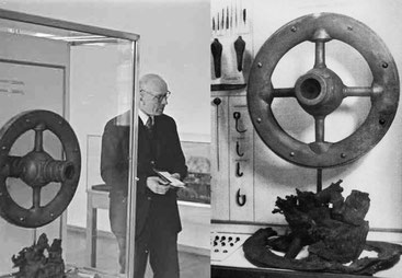 Das Bronzerad von Cortaillod an der Einweihung Museum Schwab, 1947. Foto links aus Berner Woche, Staatsarchiv des Kantons Bern, FN Nydegger L 295.