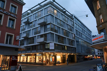 Friedrich Schwabs privates Mehrspartenmuseum befand sich an der Ecke Nidaugasse/Unionsgasse. Das Haus wurde später abgerissen.
