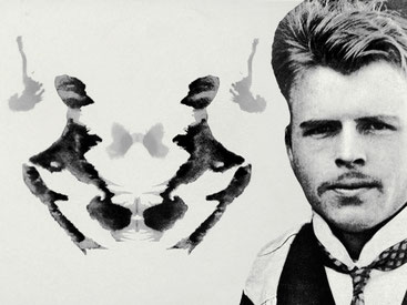 Hermann Rorschach mit seinem Rorschachtest.
