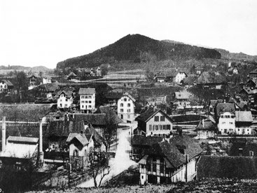 Der Ortsteil Papiermühle um 1915 mit Blick zum Mannenberg.