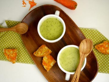 Zucchini-Cremesuppe / Karottencrostini