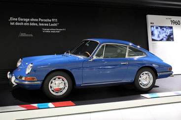 https://commons.wikimedia.org/wiki/File:Porsche_911_2.0_Coupe_IMG_0819.jpg