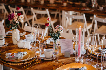 Mietmöbel, Würzburg, Tisch, Stühle, Verleihservice, mieten, leihen, ausleihen, Hochzeit, freie Trauung, Aschaffenburg, Schweinfurt, Nürnberg, Rothenburg, Fulda, Event, Unterfranken, Franken, Bayern, Tischdeko, Hochzeitsdeko, Platzteller,Platzteller mieten