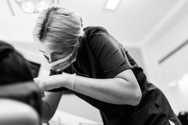 Bleaching (Zahnaufhellung) - Zahnärztliche Gemeinschaftspraxis Dr. Julia Tehsmer und Dr. Linda Bodart