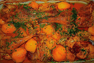 Huhn mit Madrascurry, Kartoffeln und roter Zwiebel