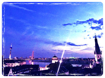 Dusseldorf, night, skyline, view, private-rooftop, lifestylette