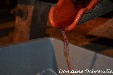 domaine debreuille, tournus, plottes, royer, macon, chalon sur saone, mancey, lugny, vin, vigne, fut, press cask, pressoir,  tonneau, bouteilles, proprietaire recoltant, wine, bourgogne, grape, cepage, aligote, chardonnay, pinot, gamay,