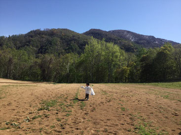 北海道小樽にある友人宅の近くの山で散歩。