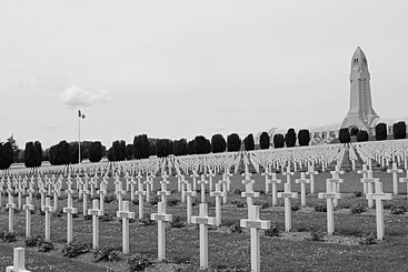 Französische Kriegsgräberstätte am Beinhaus von Douaumont, Foto: Julian Nitzsche, CC-BY-SA 4.0