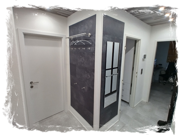 Ultraflache DIY Garderobe aus Laminat