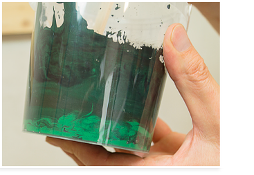 Wandfarben pigmentieren: zu einer homogenen Masse rühren