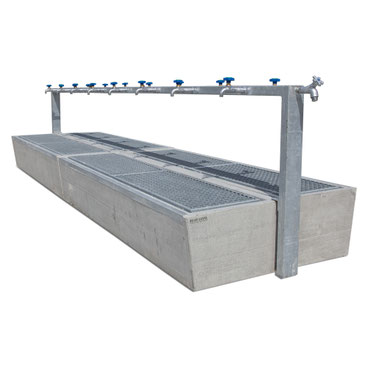 Shoe washing station above-ground 