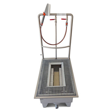 Boot washer steel flush to the floor