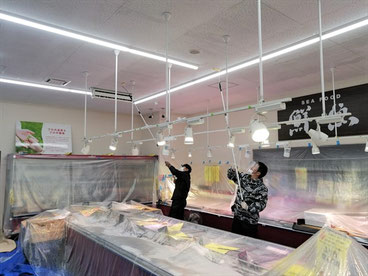 防カビ剤コーティング作業中
