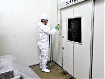 防カビ剤コーティング施工中