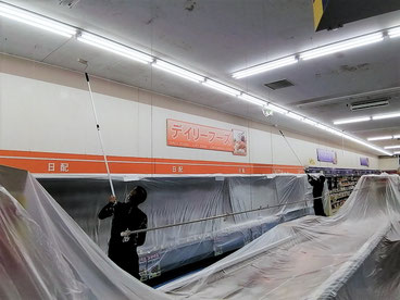カビ除去作業中