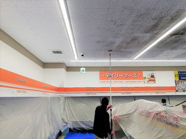カビ除去作業中