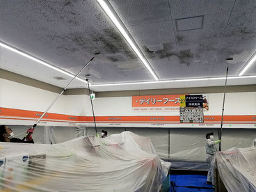 カビ除去作業中