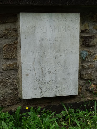 Grabtafel von Edmund Neumann  auf dem Alten Friedhof in Bad Nauheim