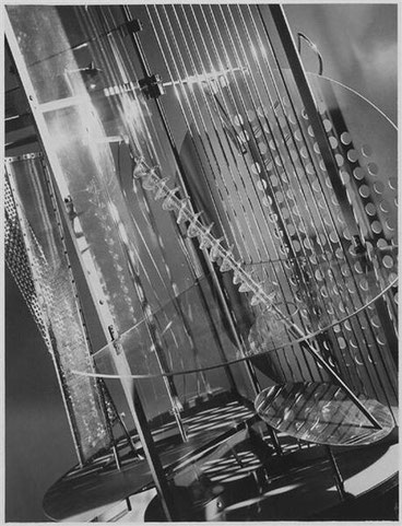 Light-Space Modulator ,1930 Laszlo Moholy-Nagy