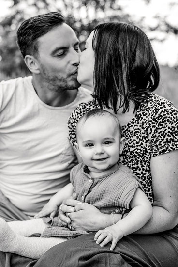 Babypass Leipzig – Babybauch-, Neugeborenen- & Familienfotos in einer Bildgeschichte