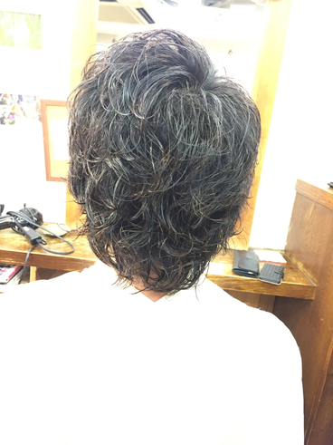 パーマをかけてカットするのは、くせ毛をカットするのと同じ・・・横浜・美容室