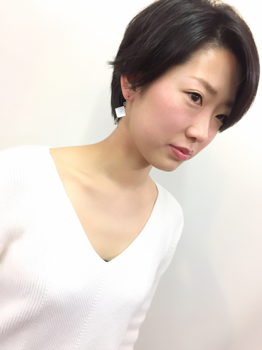 ショートカットのキモはえりあし 横浜・美容室・可愛い女性・ショートスタイル