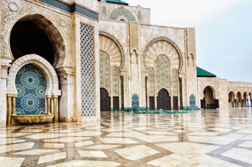 Wie hier die Hassan II. Moschee in Casablanca/Marokko verfügen alle Moscheen über Brunnen oder andere Wasserquellen für die Reinigung der Gläubigen.