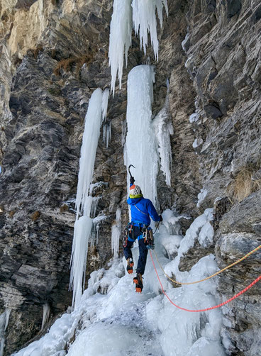 Eisklettern, Mixed, Mixed climbin, Mixed klettern, drytooling BEO, Berner Oberland, Schweiz, öschiwald, Reise ins Reich der Eiszwerge, Kandersteg, Oeschiwald