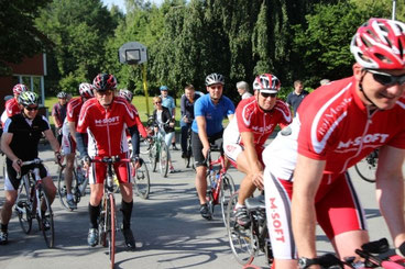 Das Foto entstand im Sommer 2015 in Oesterweg (Volksradfahren)