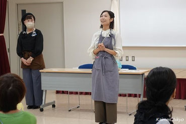 講師の岡崎智子先生