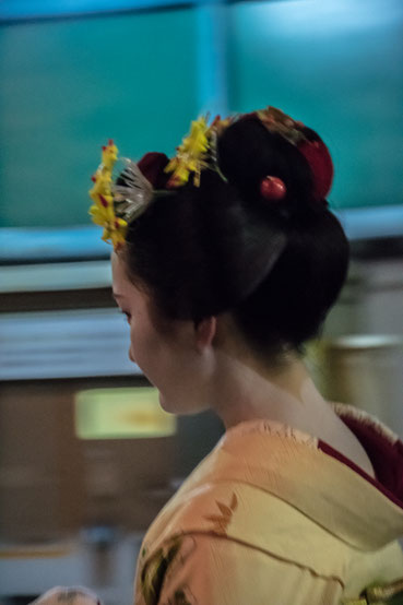 Maiko per le vie di Gion
