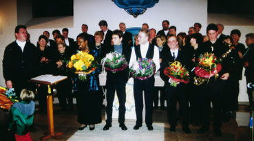 Wahnsinn, was die Sängerinnen und Sänger mit der Gospel-, Soul- und Jazzsängerin Pat Garcia erleben durften (siebte von links).