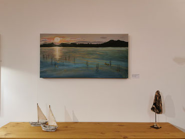 oeuvre inspiration du lac de morat avec coucher de soleil, Nénuphars et Mont Vully