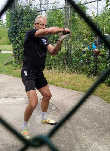 Martin Baranzke beim Hammeranschwingen.