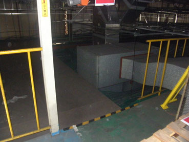 通路開口部安全柵工事：工事前
