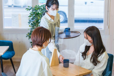 レストランでの接客
