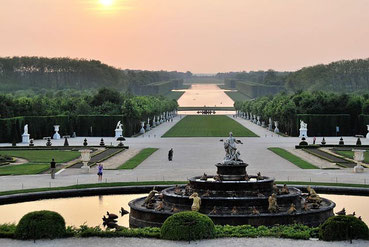 les fontaines coucher de soleil palais de versailles joyaux du patrimoine français