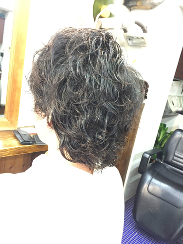 パーマをかけてカットするのは、くせ毛をカットするのと同じ・・・横浜・美容室