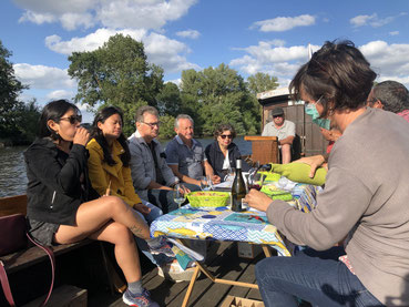 Loire-Valley-tourism-wine-tours-wine-tastings-boat-ride